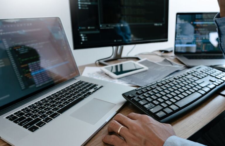 パソコンのパフォーマンスを向上させる！メモリ増設で快適な作業環境を実現しよう | 千葉県千葉市のパソコン修理ならいろはパソコンサポート