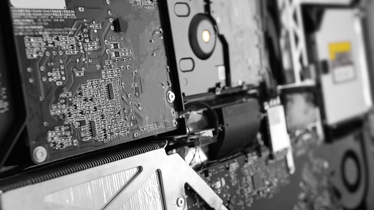 確実な手順でSSD換装！パソコンをパワーアップ！